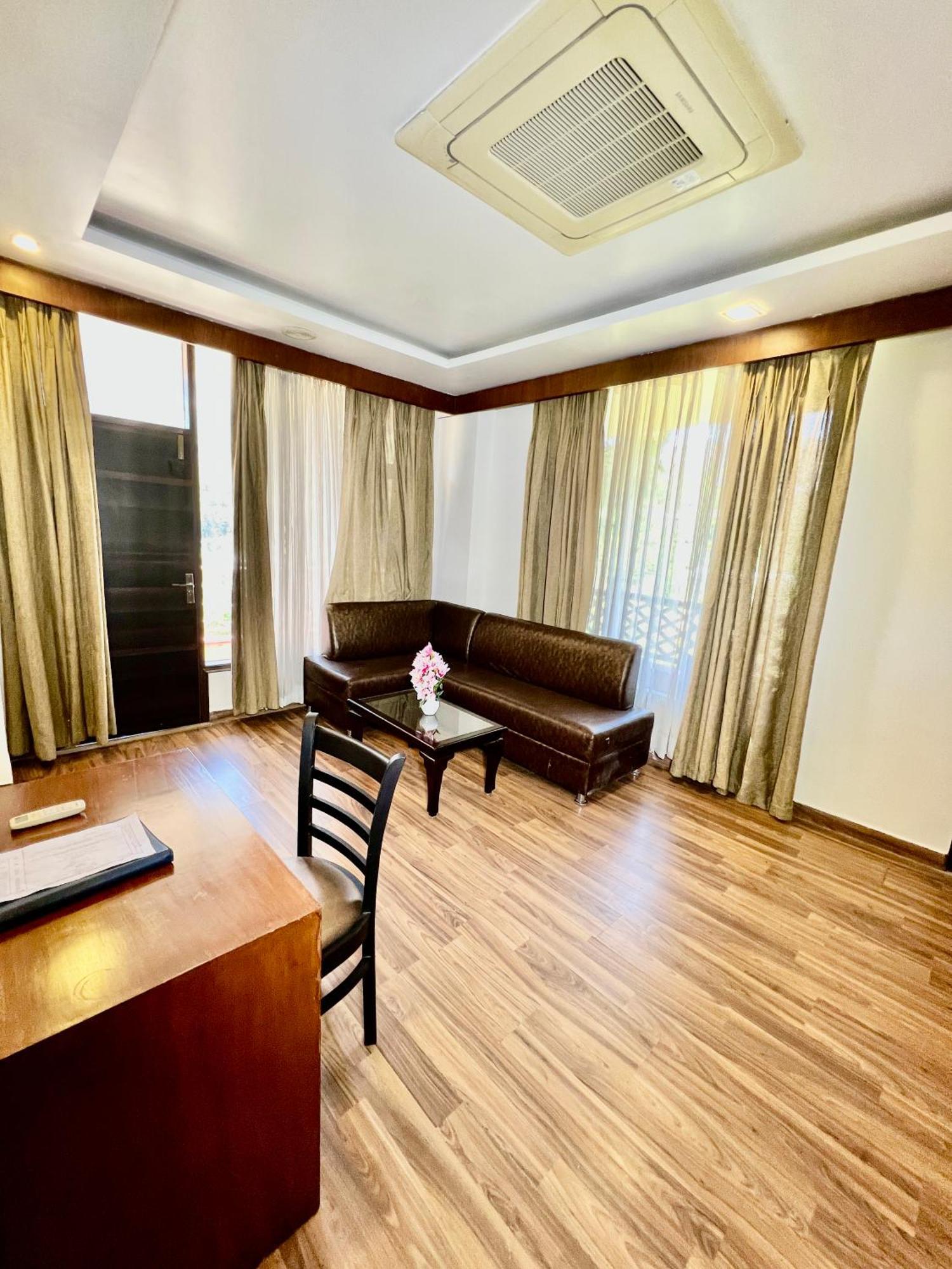 Sea Hawk - Luxury Hill Resort 4 Mins From Bhimtal Lake Dış mekan fotoğraf