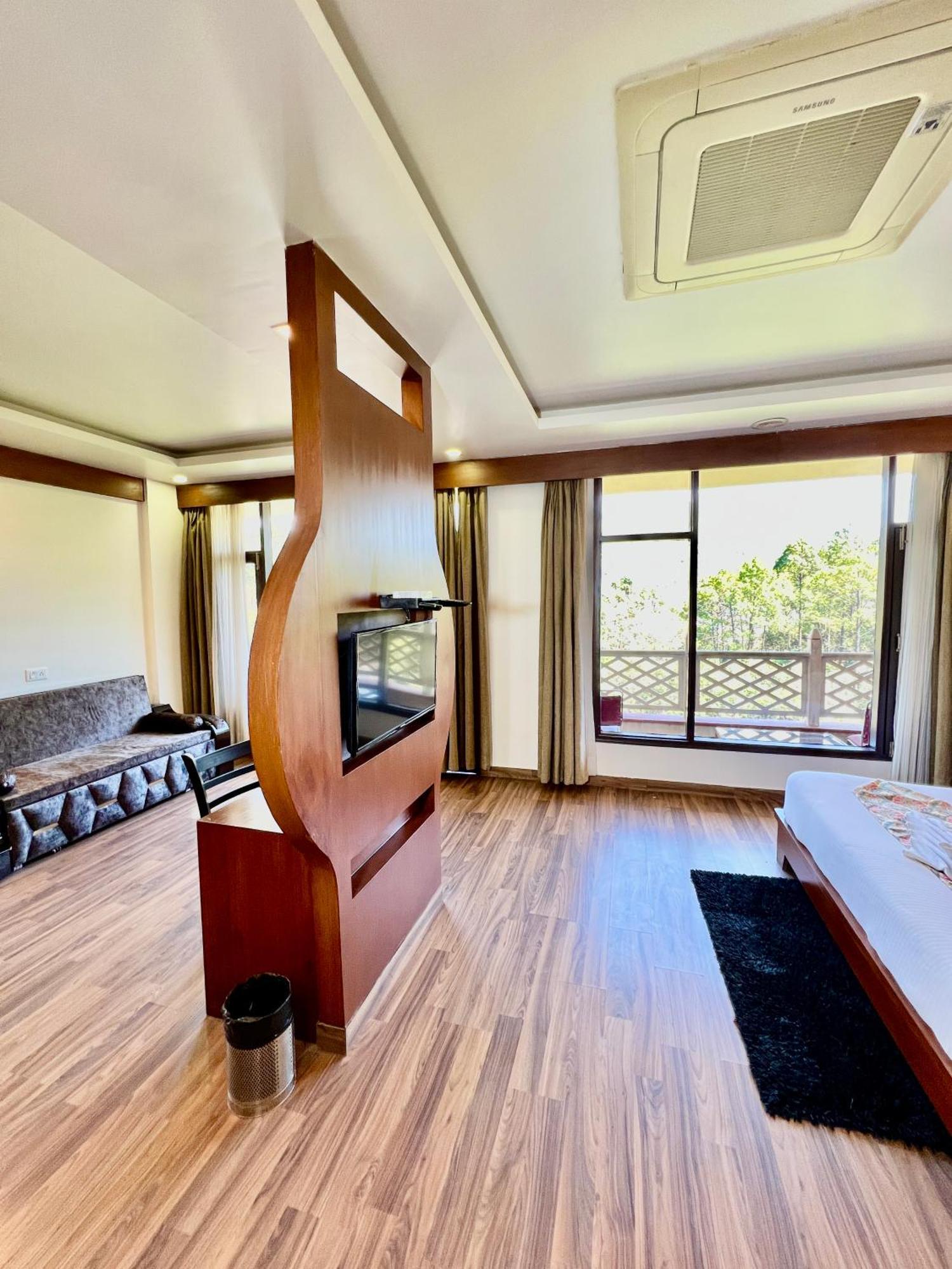 Sea Hawk - Luxury Hill Resort 4 Mins From Bhimtal Lake Dış mekan fotoğraf