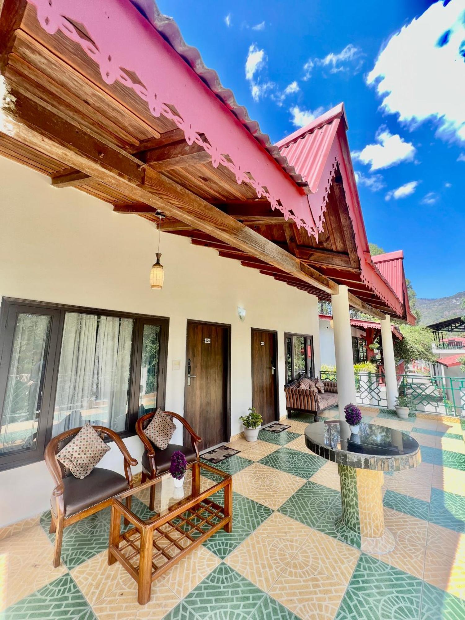 Sea Hawk - Luxury Hill Resort 4 Mins From Bhimtal Lake Dış mekan fotoğraf