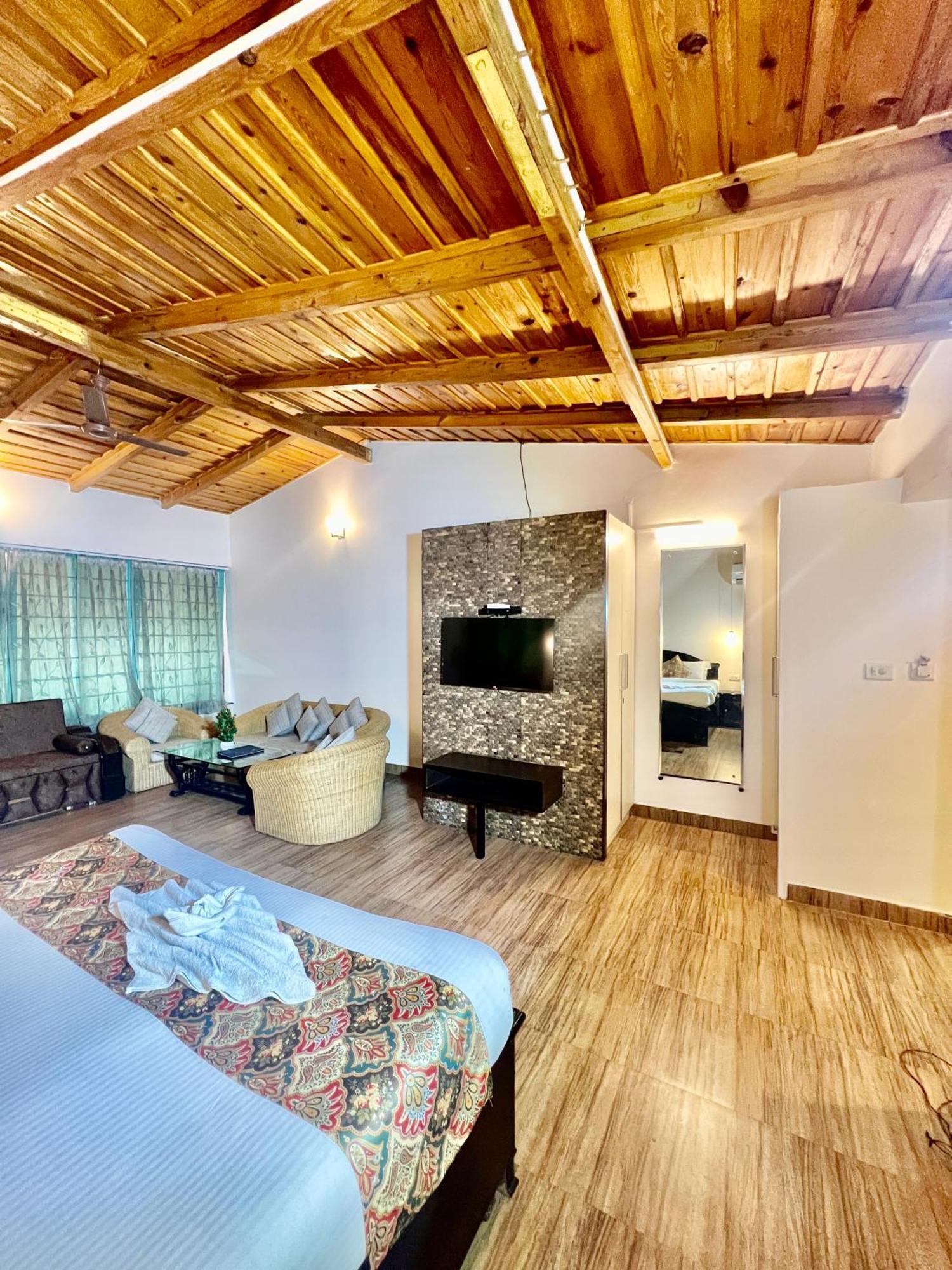Sea Hawk - Luxury Hill Resort 4 Mins From Bhimtal Lake Dış mekan fotoğraf