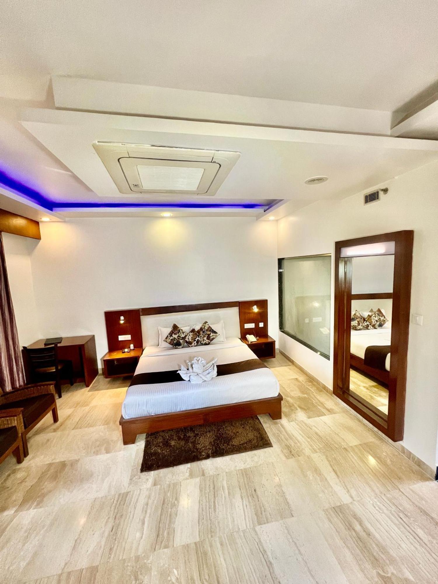 Sea Hawk - Luxury Hill Resort 4 Mins From Bhimtal Lake Dış mekan fotoğraf
