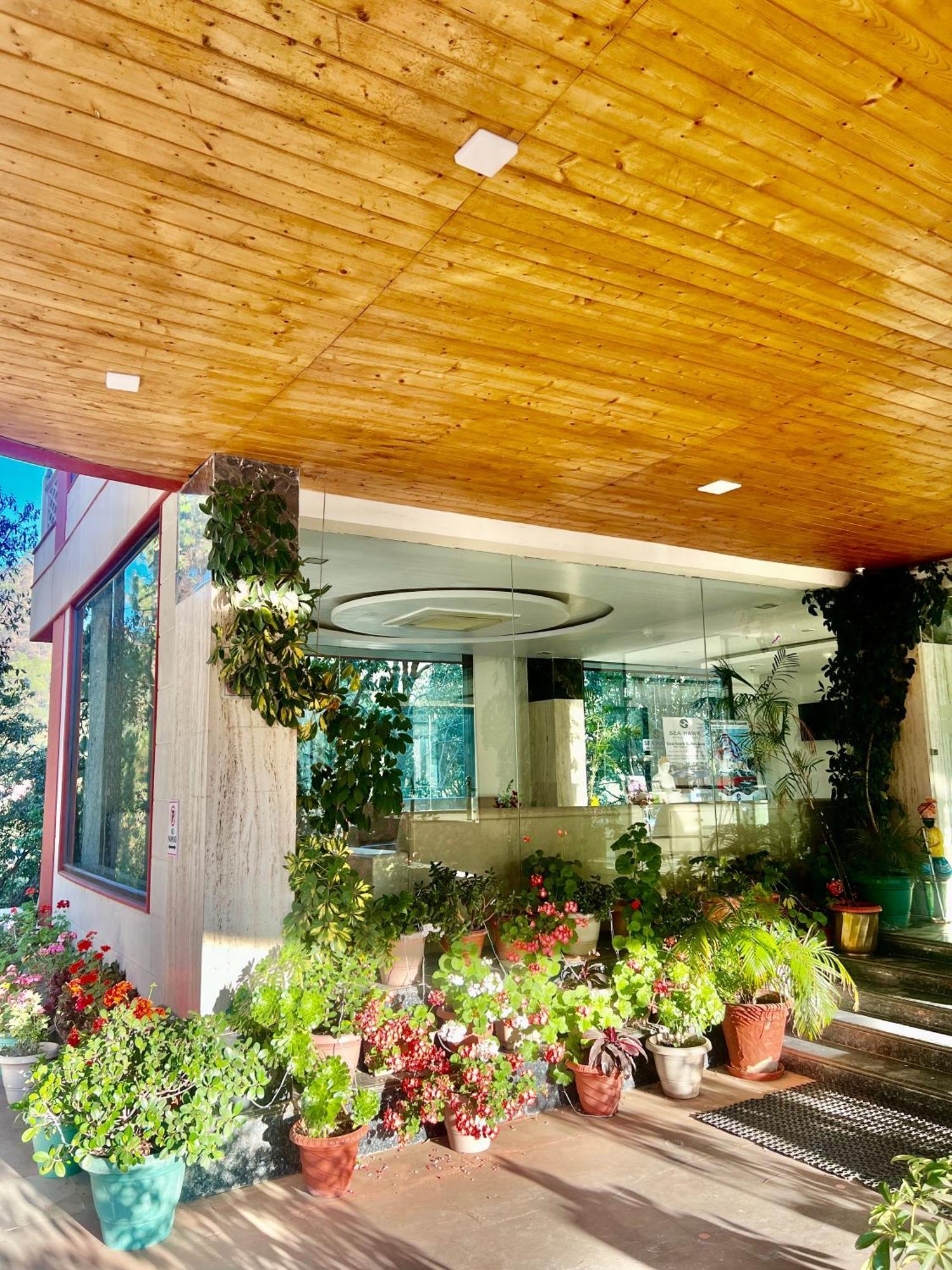 Sea Hawk - Luxury Hill Resort 4 Mins From Bhimtal Lake Dış mekan fotoğraf
